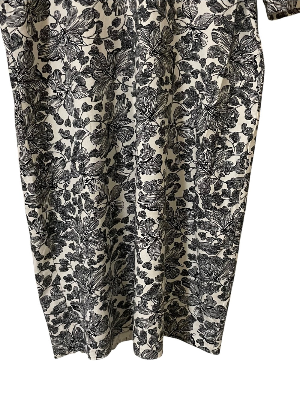 J Jill Cream and Black Floral V-Neck Dress Small Wearever Collection - Picture 7 of 10